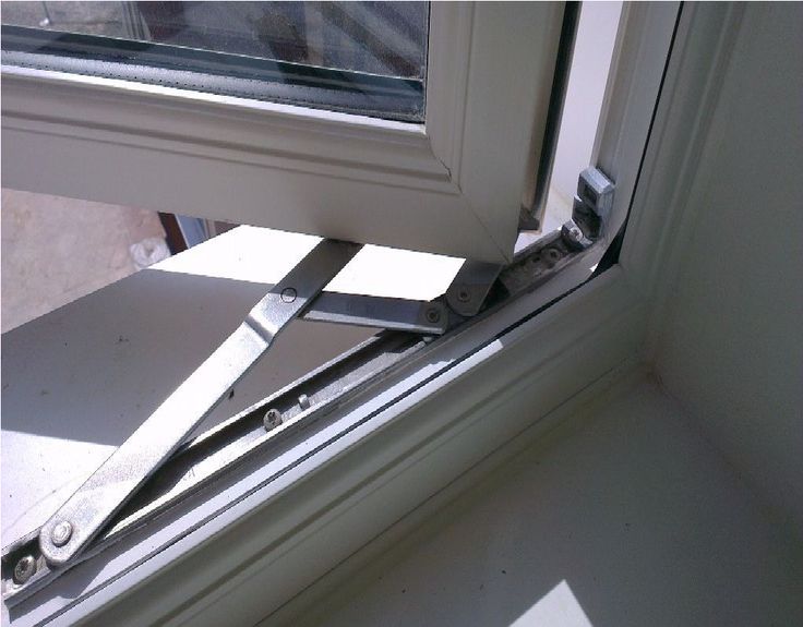 Почему не рекомендуется ремонтировать окна самостоятельно