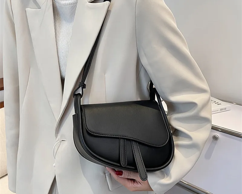 Женские сумочки — классика стиля